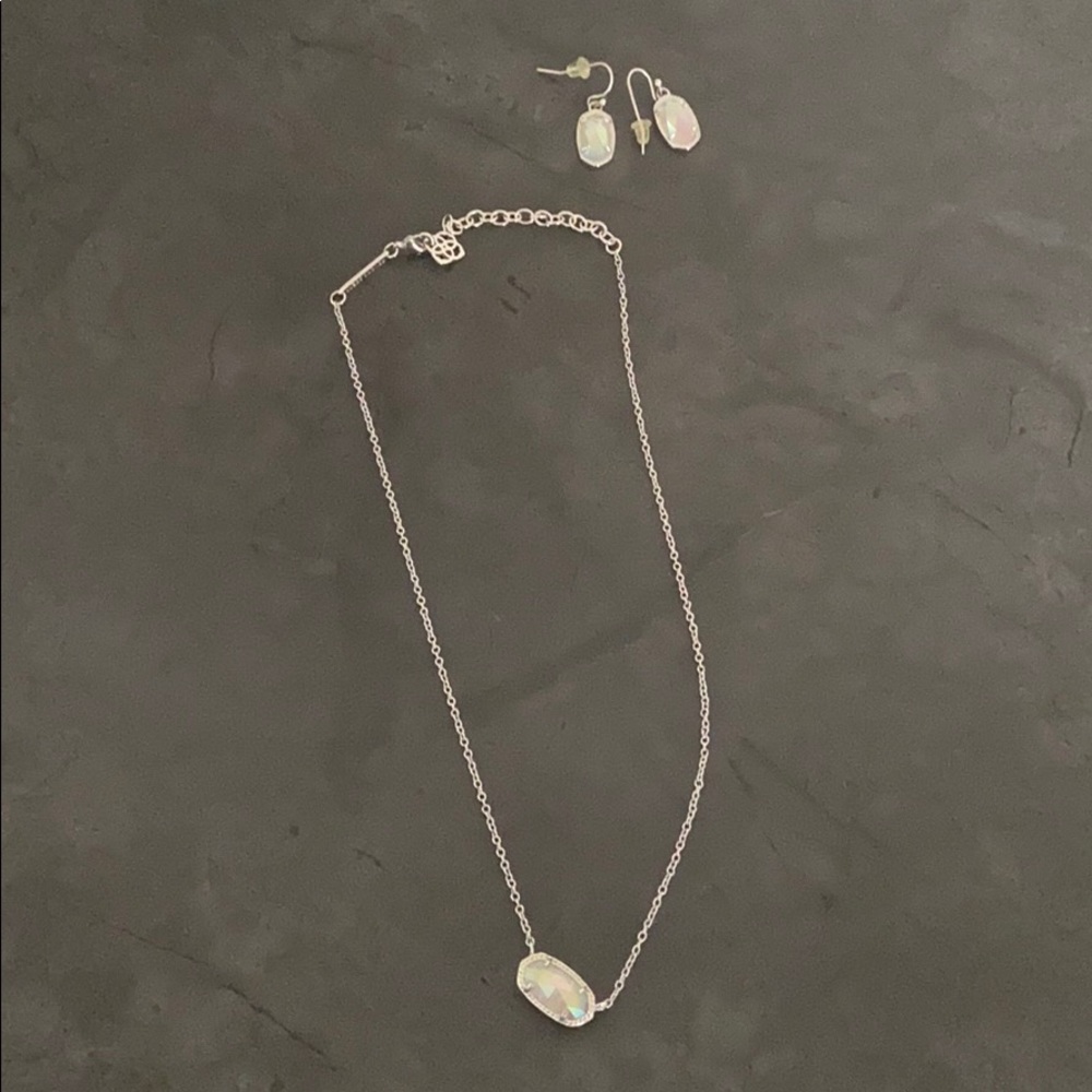 Kendra Scott necklace and earring set